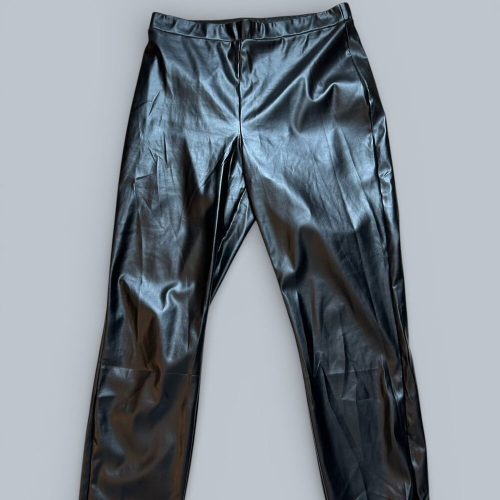 Halston Faux Leather Ankle Length Straight Leg Pants Size M